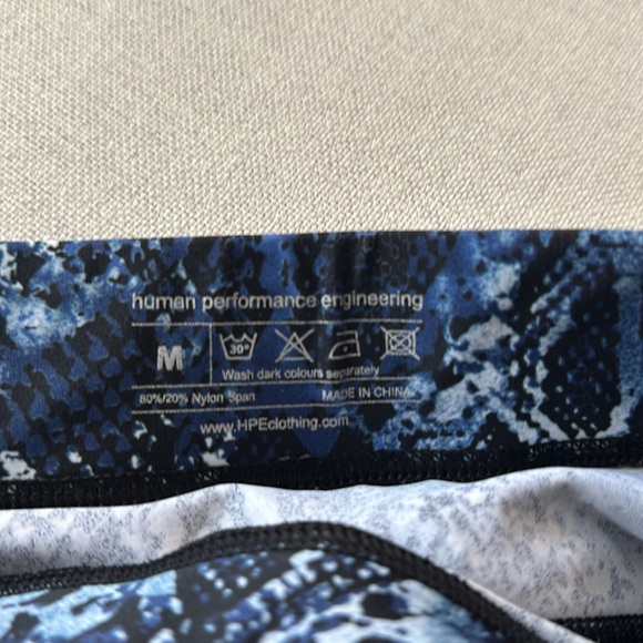 HPE Human Performance Engineering leggings - Barry’s branded - Picture 2 of 4